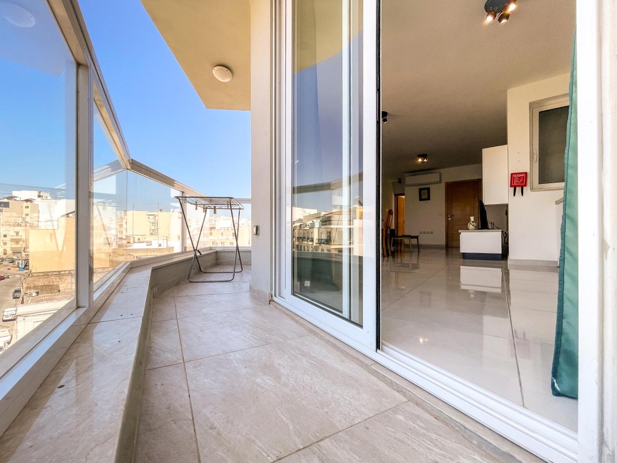 Msida Central Suites - Emmnic Court Buitenkant foto