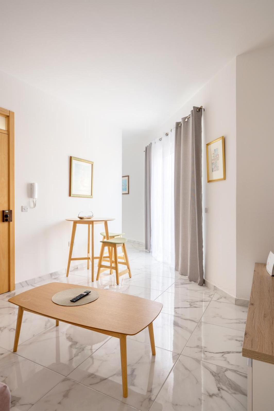 Msida Central Suites - Emmnic Court Buitenkant foto